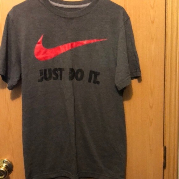 Nike just do it regular fit size medium grey Tshirt - Picture 1 of 5
